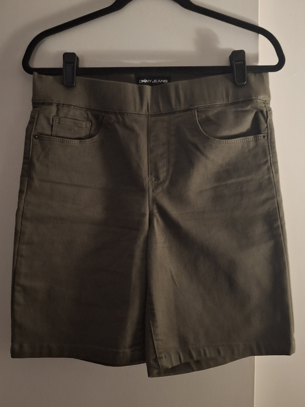 DKNY Jeans Olive Green Women’s Stretch Bermuda Shorts